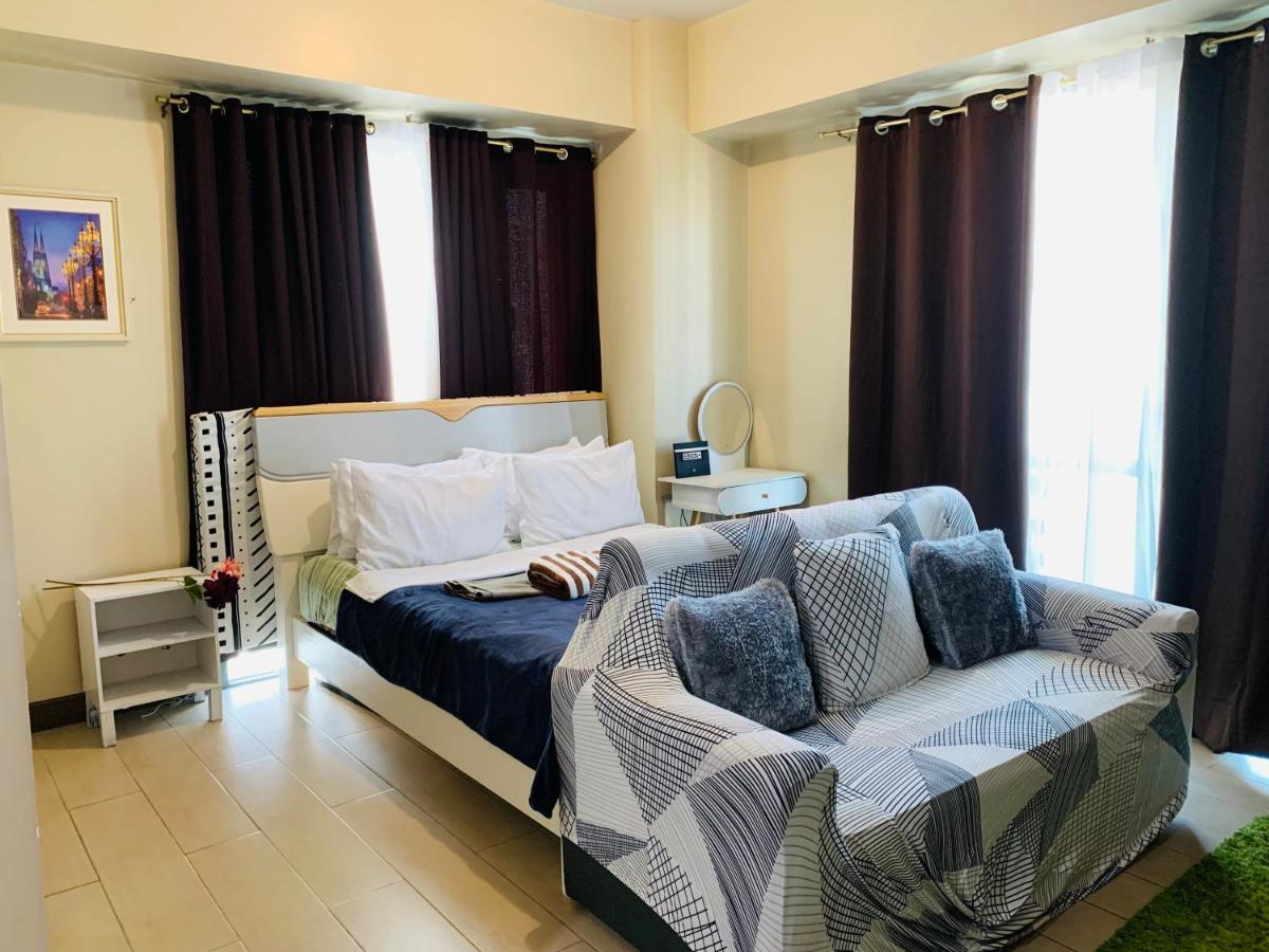 Two Palm Tree Villas Condominium - Studio 8Th Fl With Balcony - Across Terminal 3 Airport Pasay Exterior foto