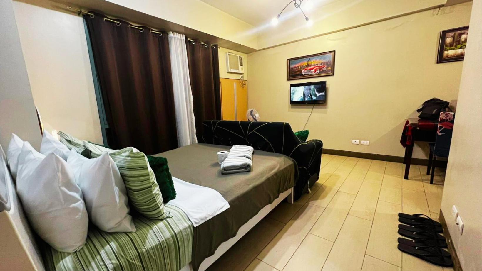 Two Palm Tree Villas Condominium - Studio 8Th Fl With Balcony - Across Terminal 3 Airport Pasay Exterior foto
